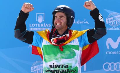 Eguibar celebra la plata en el Mundial de Sierra Nevada 2017.