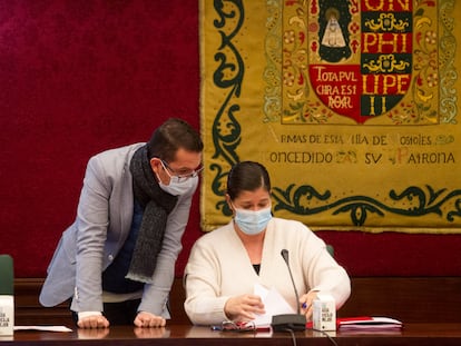 Noelia Posse, durante un pleno del Ayuntamiento de Móstoles, en diciembre de 2021.