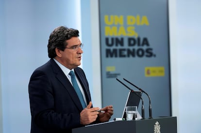 El ministro de Inclusión, Seguridad Social y Migraciones, José Luis Escrivá, durante una rueda de prensa en La Moncloa.