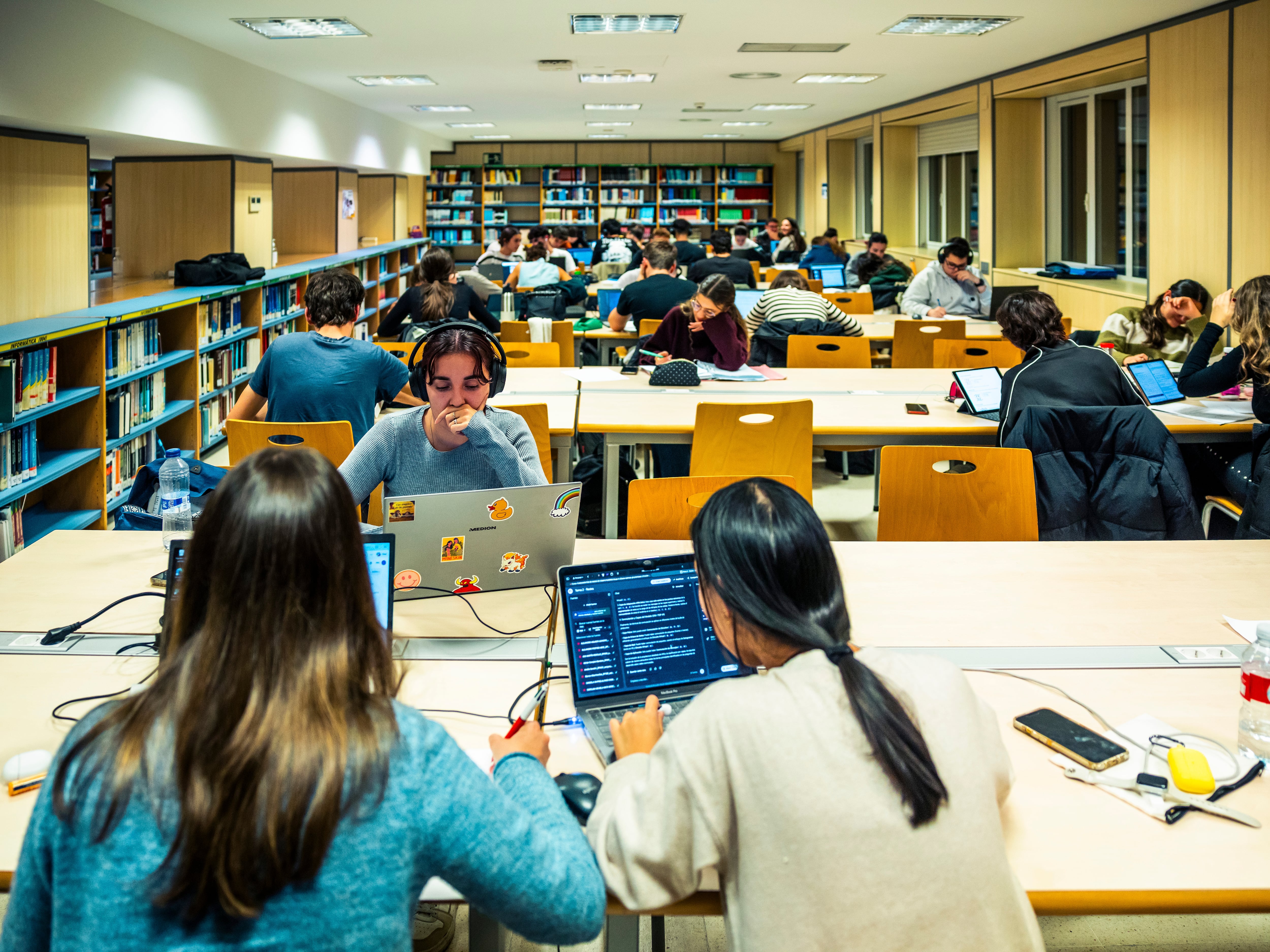 Al ascensor social le faltan muchas piezas  