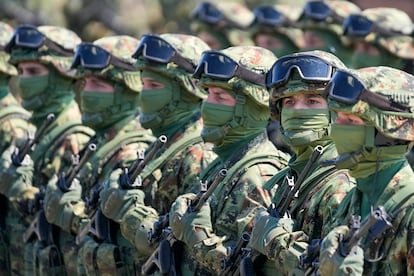 Serbian Army soldiers perform during a military exercise, at Batajnica Air Base near Belgrade, Serbia, on April 22, 2023.