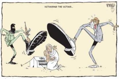 Caricatura realizada por el impulsor del proyecto 'Artist for refugees' que habla de la estigmatización de los refugiados y como se convierten en moneda de cambio para el Gobierno de Kenia.