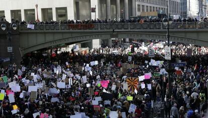 Mujeres protestan en las calles de Nueva York contra el presidente de los EE UU