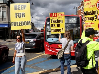 Protesta contra la ampliación de la Zona de Emisiones Ultra Bajas (ULEZ) en Londres, el sábado.