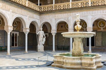 El patio central de Casa de Pilatos, el palacio de la familia Medina en el centro histórico de Sevilla.