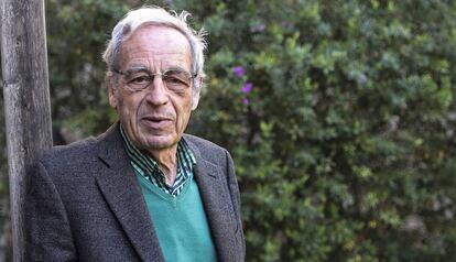 Salvador Giner (Barcelona, 1934-2019) va ser un dels grans constructors de la sociologia contemporània a Espanya. Va ser un dels fundadors de la Federació Espanyola de Sociologia i de l’Associació Catalana de Sociologia, a més d'exercir la presidència de l’Institut d’Estudis Catalans (IEC) entre el 2005 i el 2013.