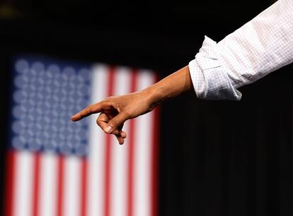 La mano de Obama, durante un mitín en Milwaukee.