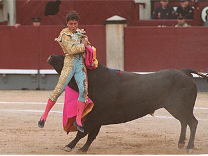 Cogida de Antonio Barrera en la Feria de San Isidro, el pasado 25 de junio.