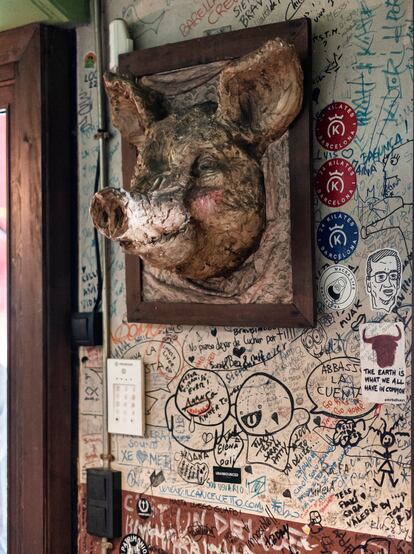 Pared evocadora del restaurante Xemei, en Barcelona, el local que dio fama a los hermanos Colombo.