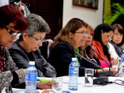 Mujeres presentes en la mesa de negociaci&oacute;n de paz con las FARC en La Habana, Cuba.