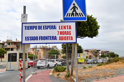 Ceuta/02.07.2022.-Zona de embolsamiento previo a pasar la frontera con Marruecos.
