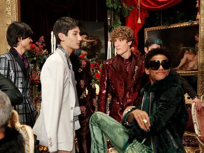 La colección Alta Sartoria de Dolce & Gabbana se articula en torno a la idea del diálogo y la confrontación entre generaciones.