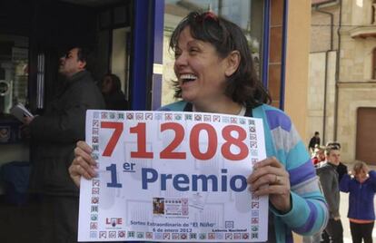 El primer premio se ha repartido en el municipio soriano de San Leonardo de Yagüe y ha caído en 71208