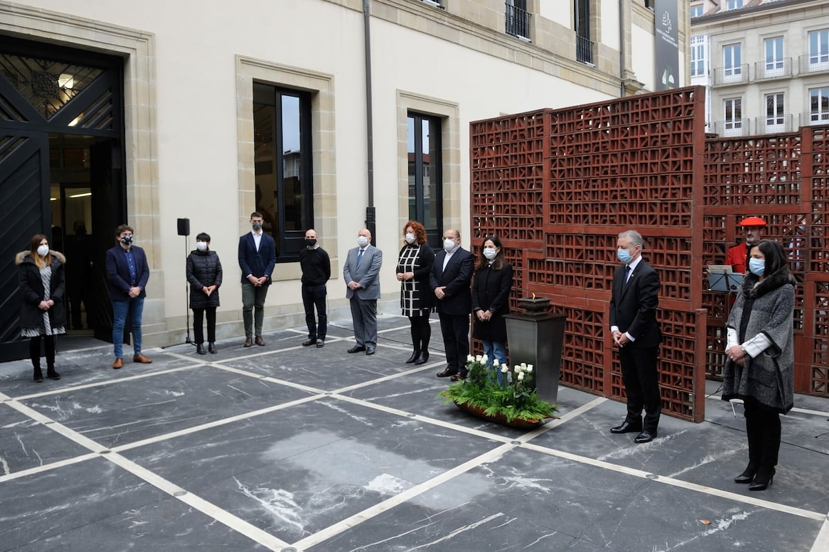 Día de la memoria: PP y Vox se excluyen del homenaje del Parlamento ...