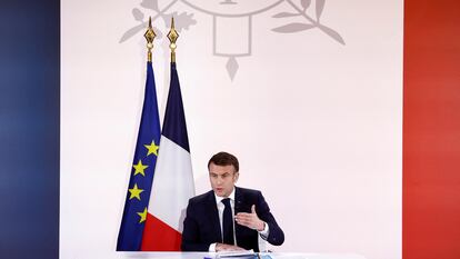 Emmanuel Macron durante la extensa conferencia de prensa que ha ofrecido este martes en el Elíseo.