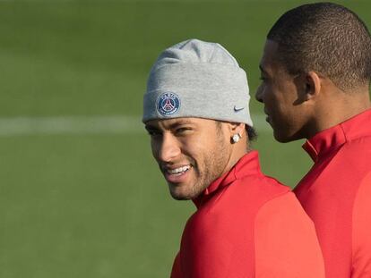 Neymar y Mbapp&eacute; en un entrenamiento del PSG