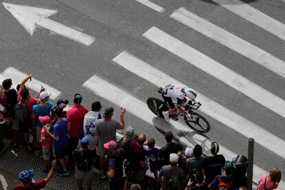 El ciclista belga Louis Vervaeke, del equipo Sunweb, participa en la primera etapa del Giro de italia, en Jerusalén, el 4 de mayo de 2018. 