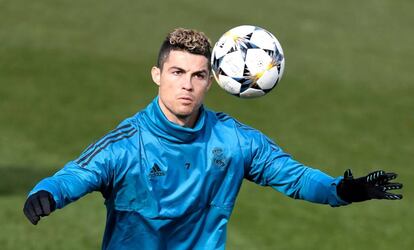 Cristiano Ronaldo durante la sesión de entrenamiento en Valdebebas