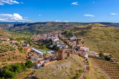 Vista aérea de Alcaraz, en lo alto del cerro de San Cristóbal. 