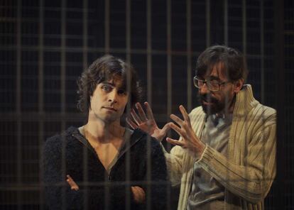Pablo Espinosa e Israel Elejalde en 'Tebas Land', de Sergio Blanco.
