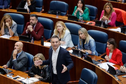 El portavoz del Grupo Parlamentario Socialista en la Asamblea de Madrid, Juan Lobato, durante el pleno que se celebra este jueves.