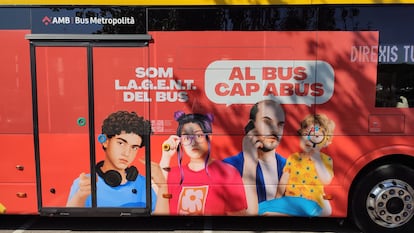 Campaña autobuses de la AMB con el lema 'Al bus cap abùs'