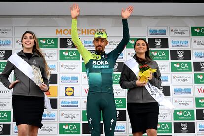 Martínez en el podio de la segunda etapa de la Volta ao Algarve, en febrero de este año.