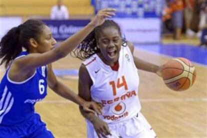 Iris Junio, durante el partido contra Francia.