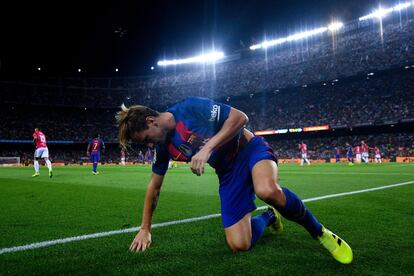 Ivan Rakitic del FC Barcelona se lamenta durante el partido de Liga entre el FC Barcelona y el Deportivo Alavés en el estadio Camp Nou, que ha perdido su equipo.