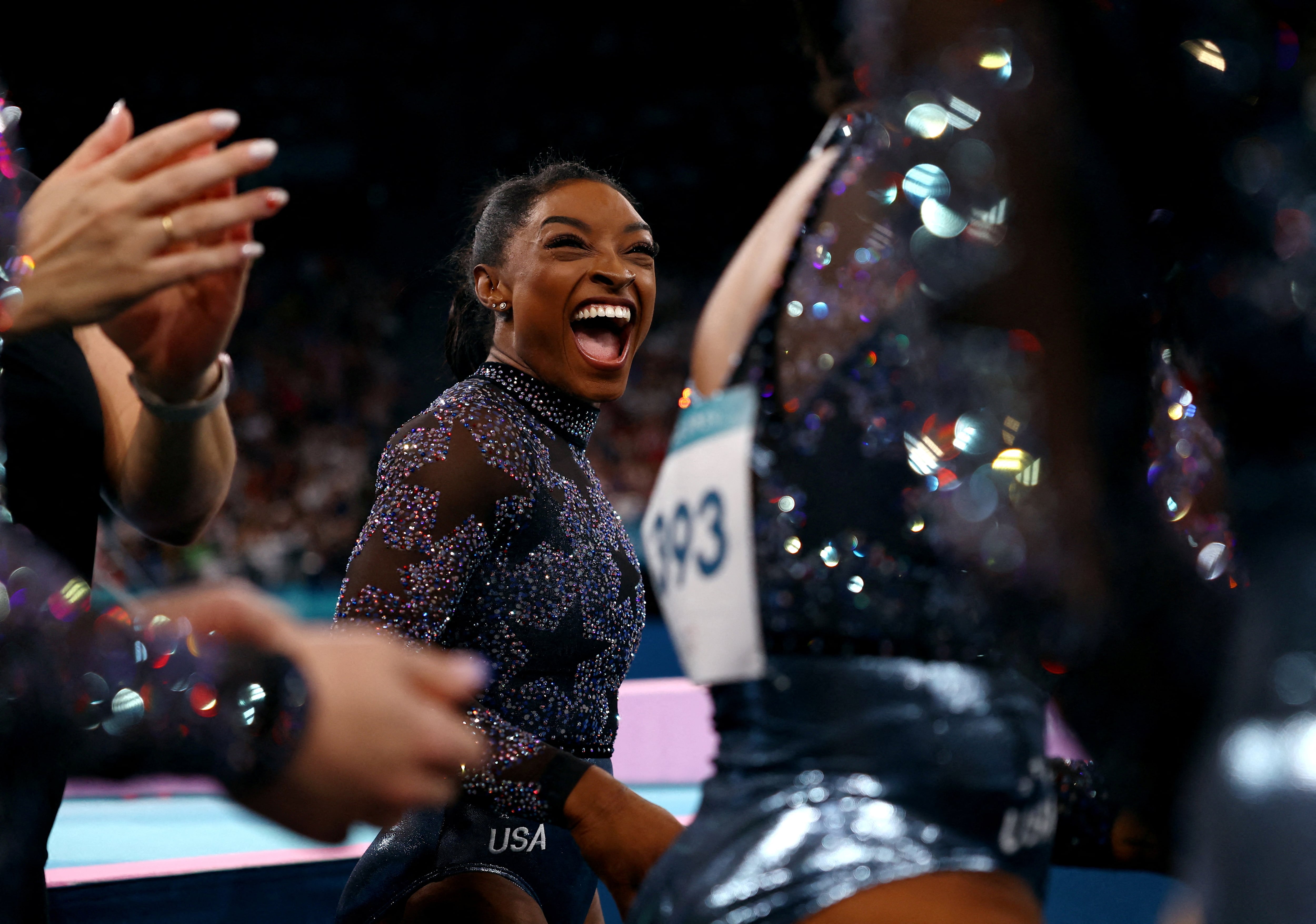 Pura Simone Biles, puro exceso, pura magia 