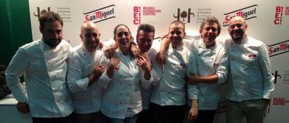 Los siete chefs, en el BEC. Desde la izquierda, Miguel Ángel de la Cruz, Diego del Río, Beatriz Sotelo, Rafa Morales, David Muñoz, Álvaro Garrido y Albert Ventura.