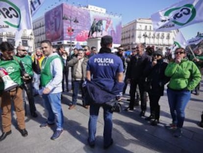 Concentraci&oacute;n de polic&iacute;as municipales en la Puerta del Sol.