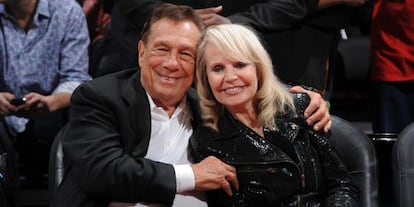 Sterling y su mujer, Shelly, en un partido de los Clippers en mayo de 2012.