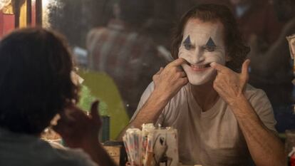 Joaquin Phoenix em uma cena de 'Coringa' (Niko Tavernise/Warner Bros. Pictures via AP).