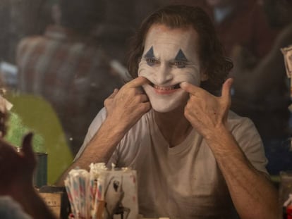 Joaquin Phoenix em uma cena de 'Coringa' (Niko Tavernise/Warner Bros. Pictures via AP).