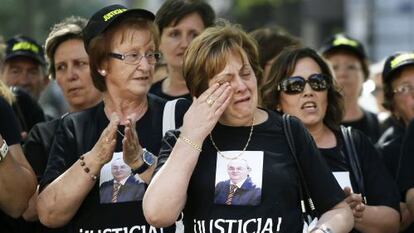 Protesta de vecinos de La Gineta (Albacete) ante el ministerio de Interior.