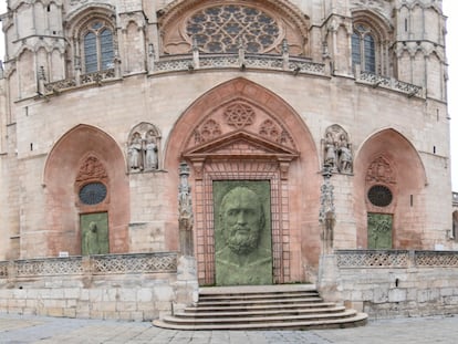 Las puertas de la catedral de Burgos, según el proyecto de Antonio López.