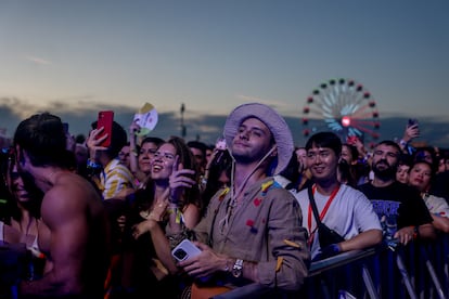 Ambiente durante la tercera jornada del festival Mad Cool 2023, a 7 de julio de 2023, en Madrid