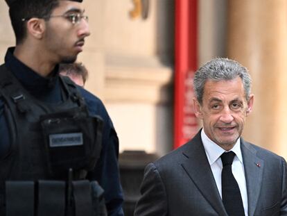 El expresidente francés Nicolas Sarkozy acude a un juicio por corrupción en el tribunal de París el 17 de mayo de 2023.