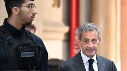 El expresidente francés Nicolas Sarkozy acude a un juicio por corrupción en el tribunal de París el 17 de mayo de 2023.