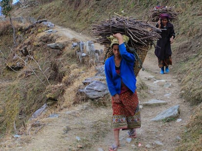 La discriminación se une a la falta de infraestructuras en las zonas rurales de Nepal.