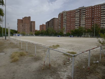 Campo de fútbol del centro Cerro Cabezuelo, en Madrid.