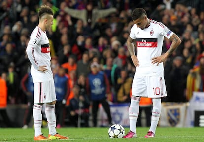 El Shaarawy y Boateng después de uno de los goles del Barça.