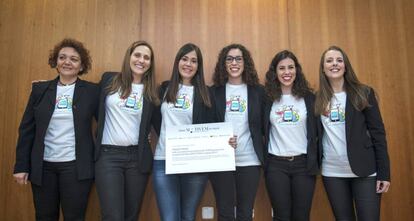 Las ganadoras del premio MOTIVEM, de la Universitat de Val&egrave;ncia y la Fundaci&oacute;n Universitat Empresa ADEIT.
 