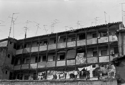 Una corrala en la Lavapiés de 1976.