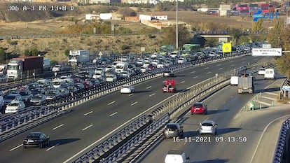 Retenciones en la A-3 a la altura de Rivas, a las nueve de esta mañana.