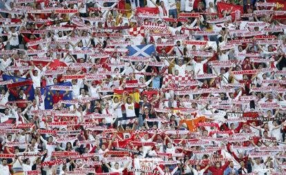 Aficionados del Sevilla antes de la final de la Europa League contra el Benfica.