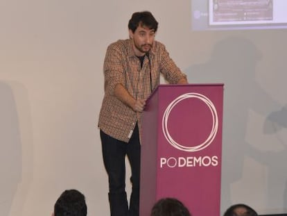 Jaime Paulino, candidato al Consejo Ciudadano Local de Podemos, en un acto en Valencia.