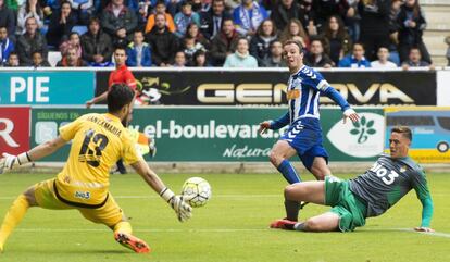 Imagen de un partido entre Alav&eacute;s y Ponferradina.