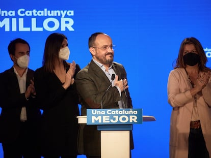 El candidato del PP, Alejandro Fernández, durante su comparecencia ante los medios de comunicación para valorar los resultados del 14-F.